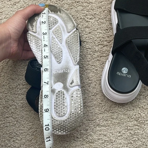 Apana Nola Sandal. Size: 8. - Picture 9 of 10